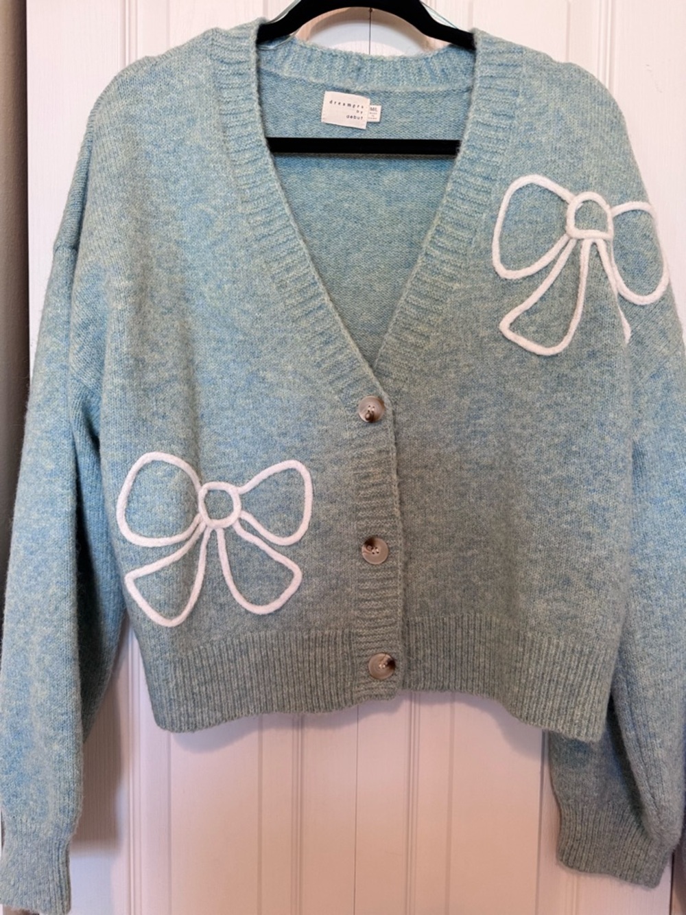 Wilfred Light Blue Cropped V-Neck Cardigan with White Bow Appliqués